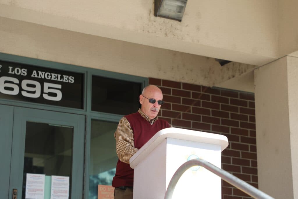 Mayor Charlie Klinakis