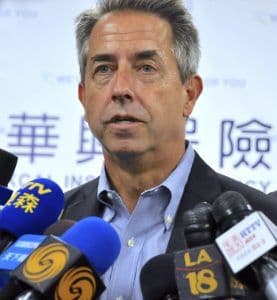 加州全保執行長Peter Lee在華興保險哈仙達崗總部接受媒體採訪