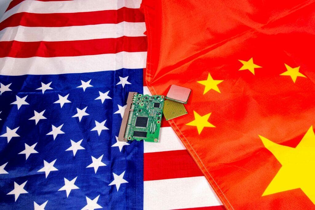美中科技角力示意圖，象徵對華投資與技術管制