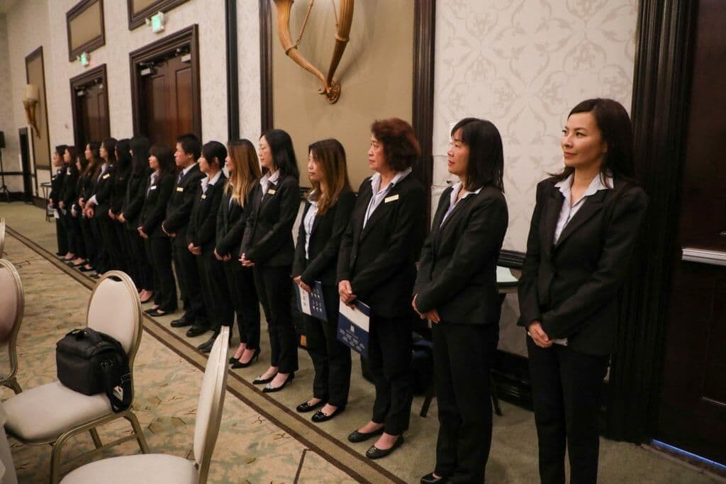 華興保險團隊在2020年聖蓋博企業雇主研討會列隊迎賓