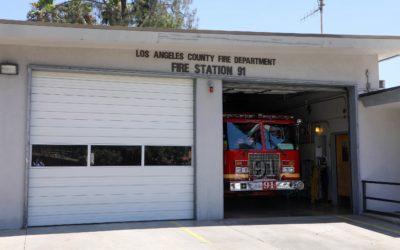 华兴保险与AmTrust感谢和慰劳洛县 消防局