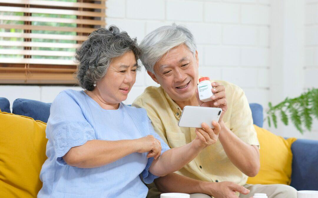 紅藍卡 HMO/Supplement到底哪個好？長者轉換計劃三點要考慮