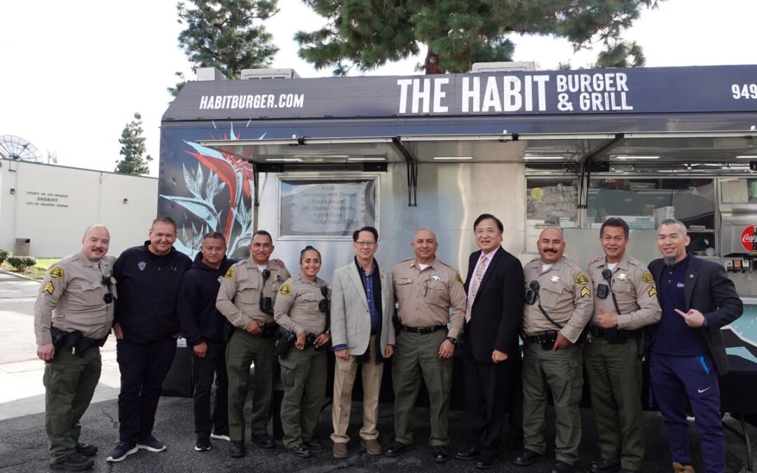 熱食傳溫情！華興保險携手多方慰劳工业市警局 致敬社区守护者